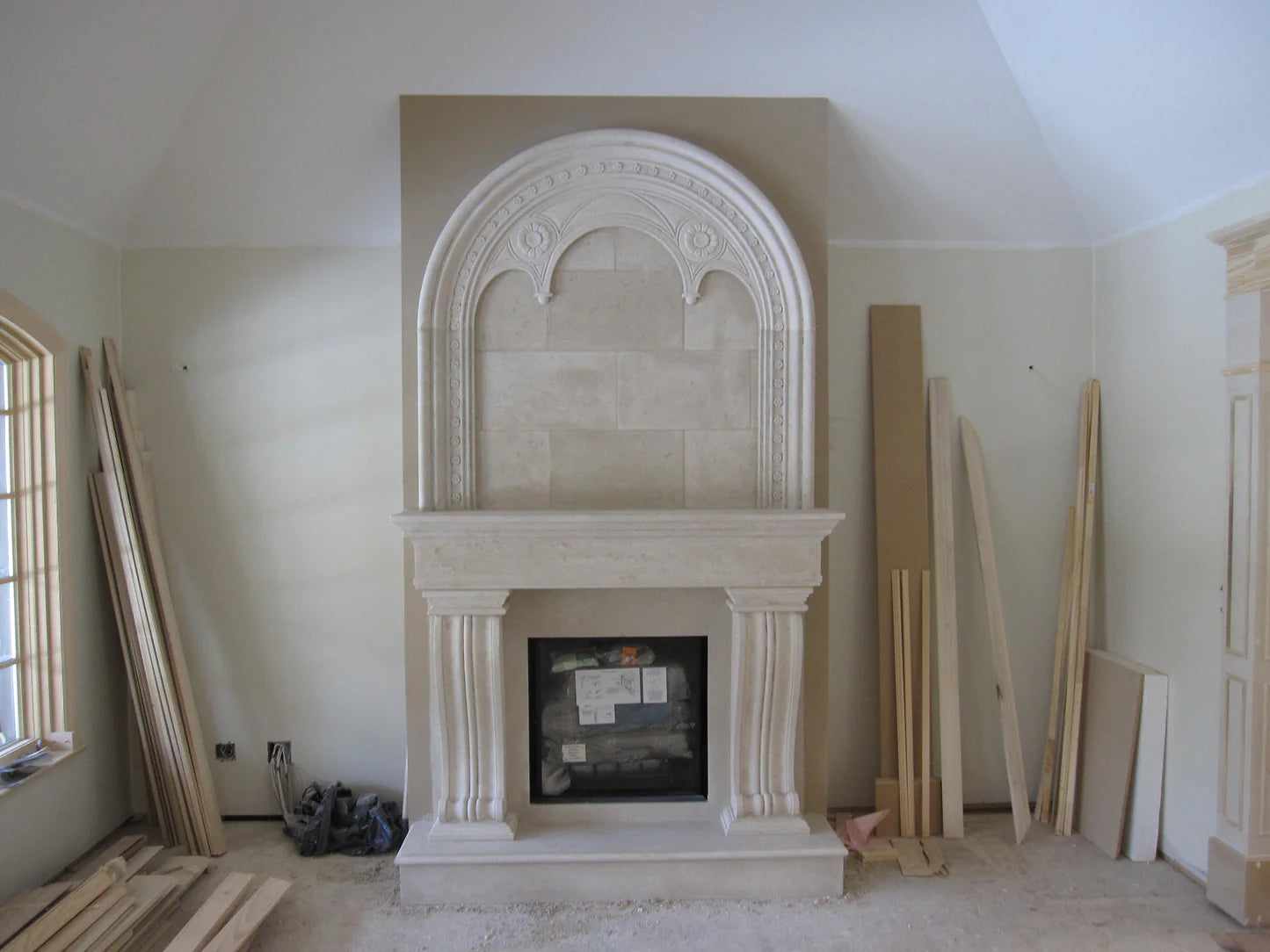 Fireplace Mantel Surround (Cast Stone) 1110.536 GS